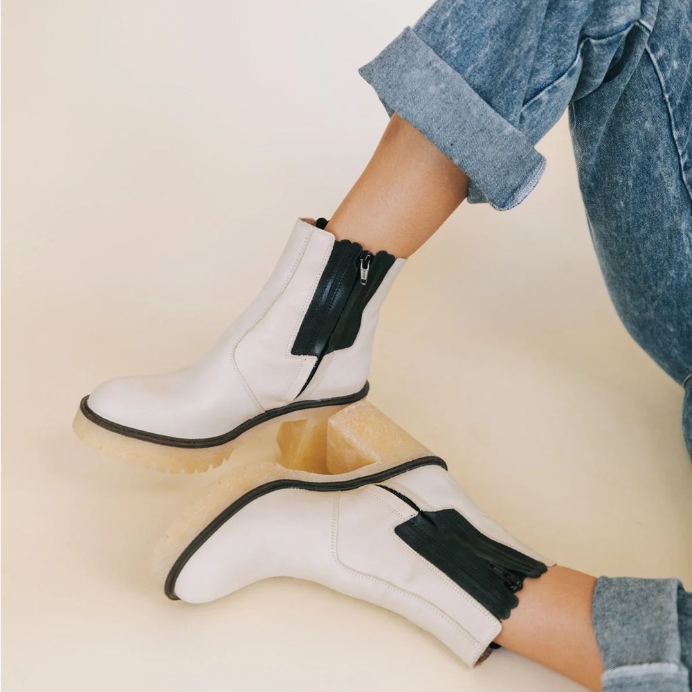 Free People James Chelsea Boot Chunky Lug Heel White Leather Size EU 37.5 boho
